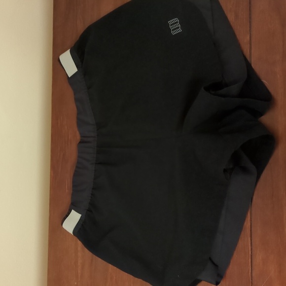 Topo Designs Global Trek Shorts - Picture 3 of 4